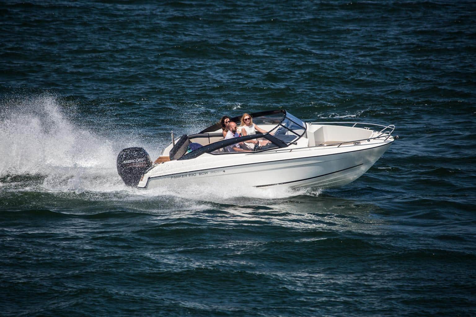 Parker 630 Bow Rider