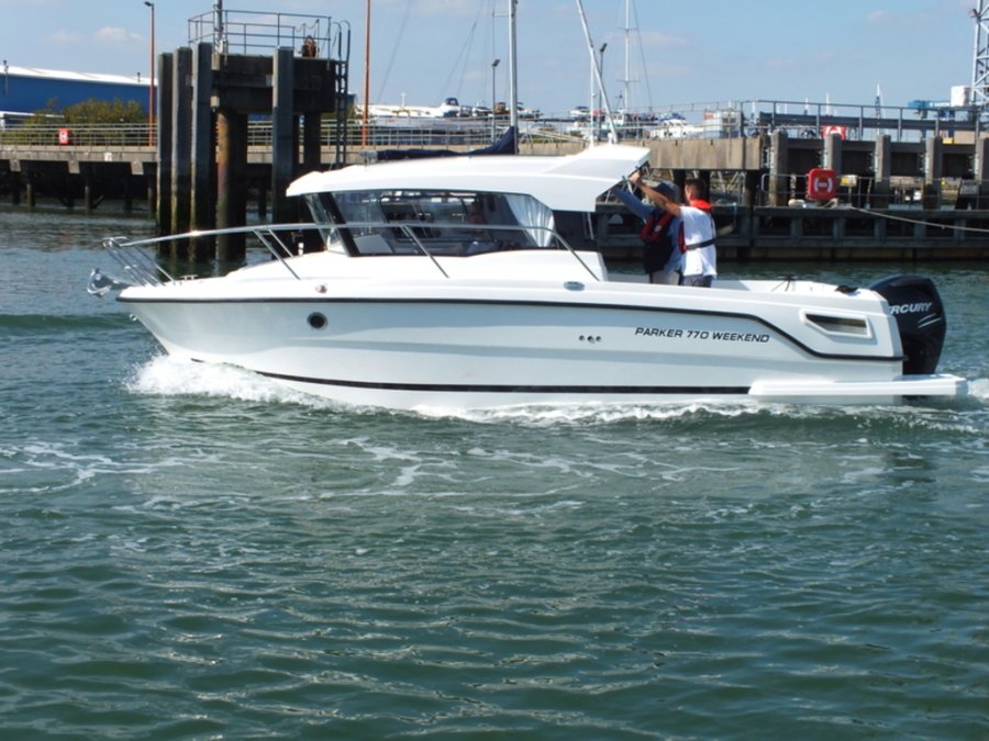 PARKER 700 PILOTHOUSE - 1