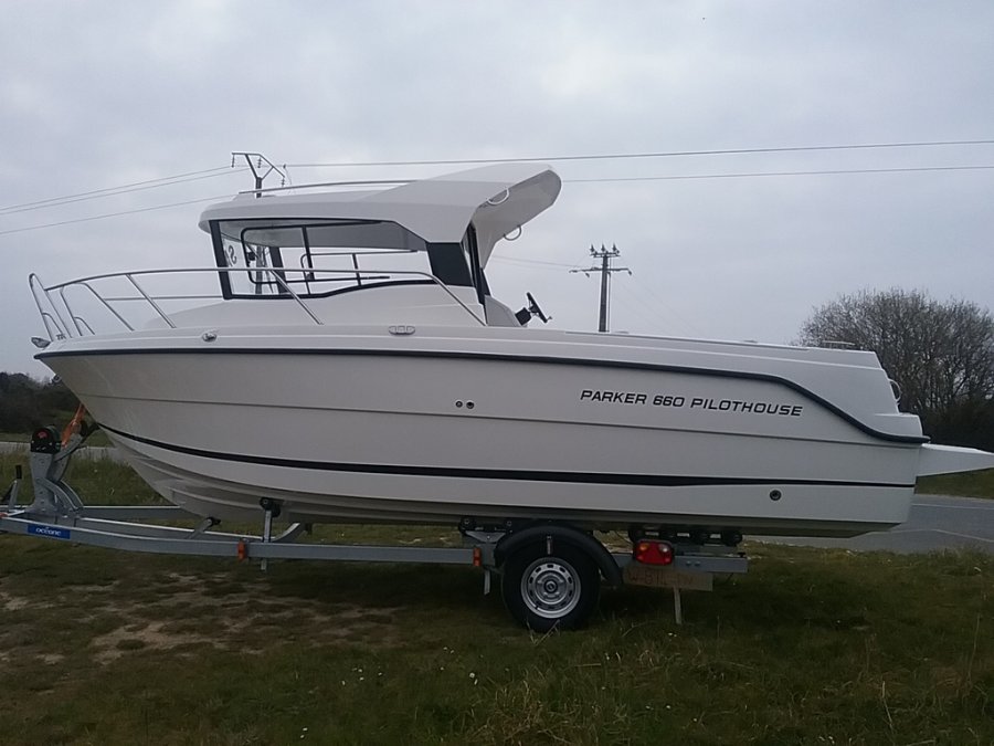 PARKER 700 PILOTHOUSE - 3