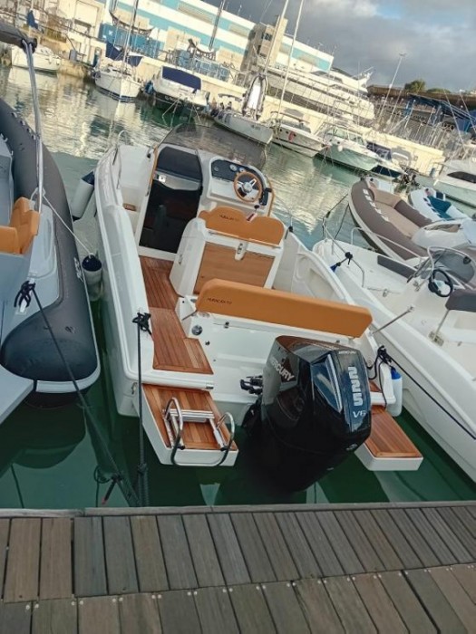 PRUA AL VENTO HURACAN 700 WA - 5