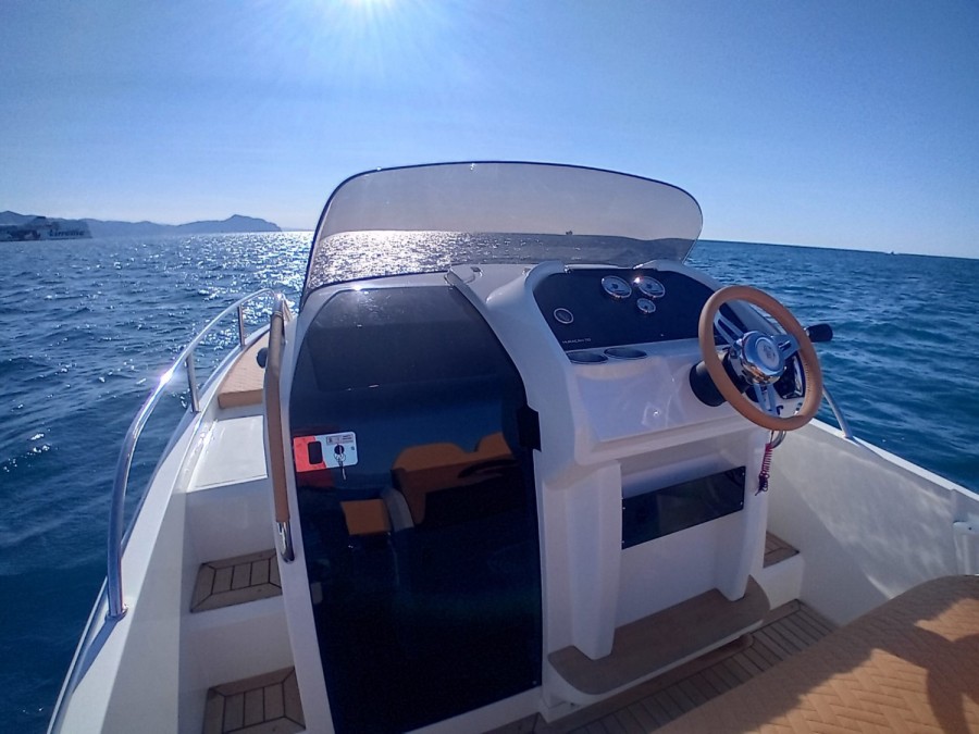PRUA AL VENTO HURACAN 700 WA - 7