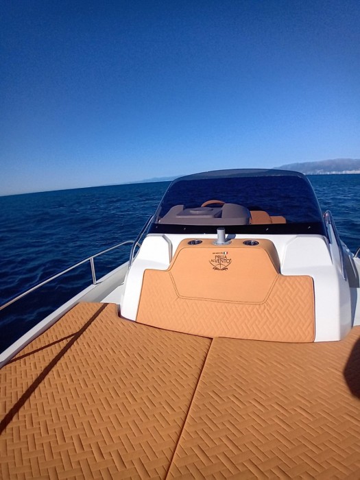 PRUA AL VENTO HURACAN 700 WA - 12