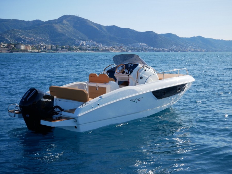 PRUA AL VENTO HURACAN 700 WA - 4